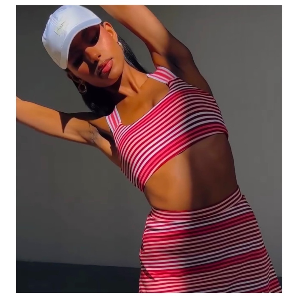 EleVen By Venus Williams | Cute League Sports Bra Coral Stripe | XS